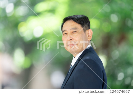 Businessman middle man 124674667