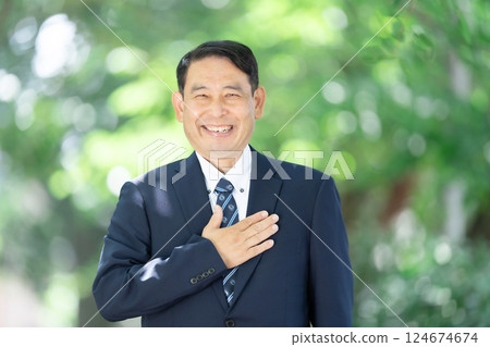 Businessman middle man 124674674