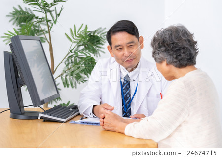 Medical examination face-to-face Medical examination face-to-face 124674715
