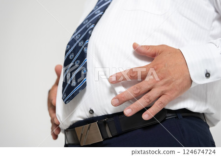 商人內臟脂肪肥胖 124674724