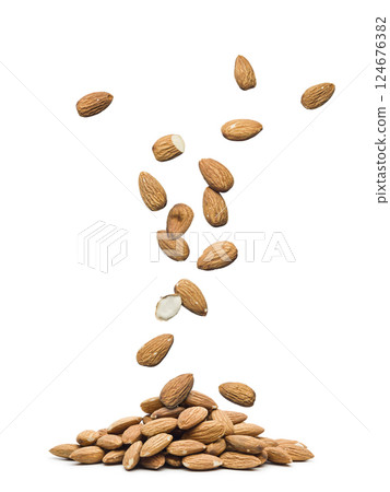 Almonds 124676382