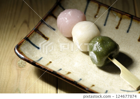 Three-color dumplings 124677874