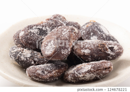 Purple flower beans, sweetened azuki beans 124678221