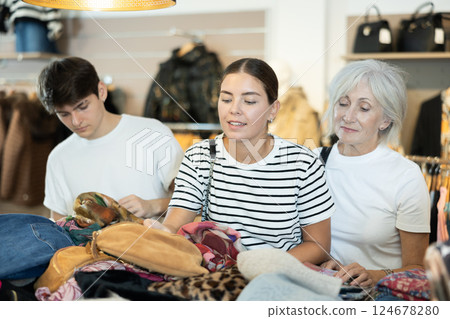 searching for pieces to their wardrobes searching for pieces to their wardrobes 124678280