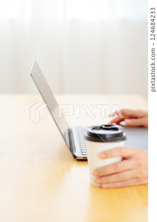 A middle-career woman having a sudden meeting on her day off A middle-career woman having a sudden meeting on her day off 124684233