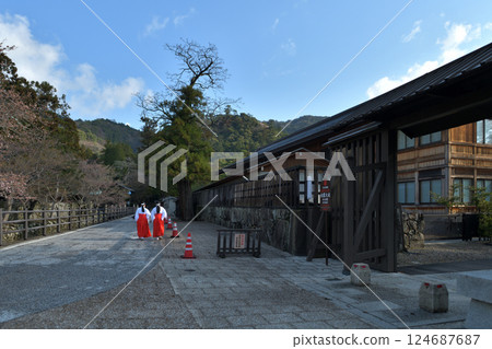 Morning scenery at Izumo Taisha Shrine, Shimane Prefecture 124687687