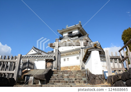 Kakegawa Castle shining against the blue sky Kakegawa Castle shining against the blue sky 124688665