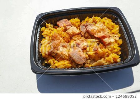[Large pot] Paella with Iberian pork and mushrooms 124689052