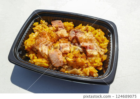 [Large pot] Paella with Iberian pork and mushrooms 124689075