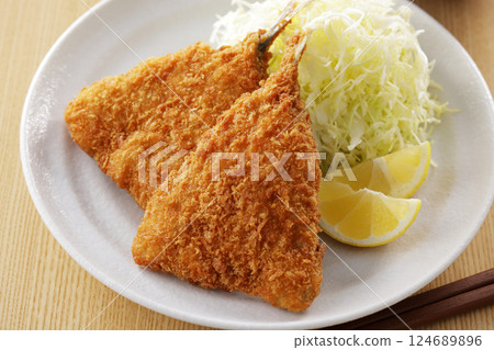 炸竹莢魚 炸竹莢魚 124689896
