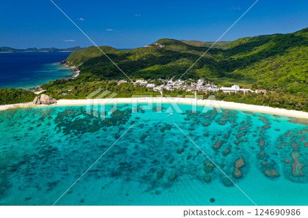 從天空看，沖繩渡嘉敷島阿波連 124690986