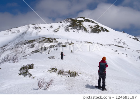 上州穗高山和前往該山的登山者 上州穗高山和前往該山的登山者 124693197