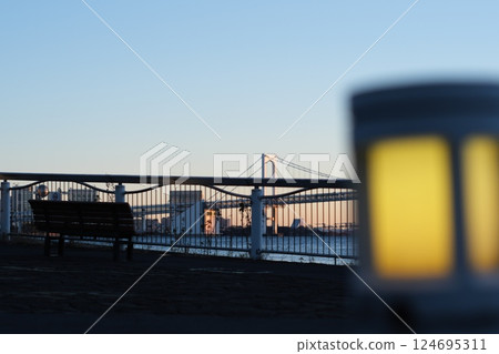 彩虹橋的夜景 彩虹橋的夜景 124695311