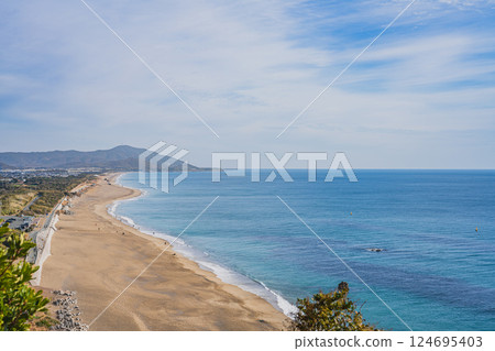 The blue sea and blue sky around Hinode Stone Gate in Tahara City (Aichi Prefecture) The blue sea and blue sky around Hinode Stone Gate in Tahara City (Aichi Prefecture) 124695403