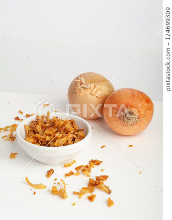 Roasted Onion, Dry Onion Pieces, Crispy Fried Onions Roasted Onion, Dry Onion Pieces, Crispy Fried Onions 124699309