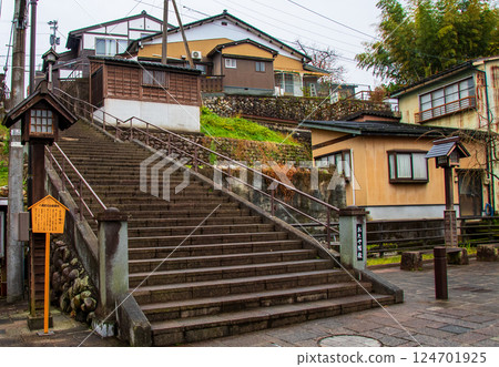 Toyama Prefecture, Freezing rain falls on the Owara Bon Festival in Yao, Otaya Stairs 124701925