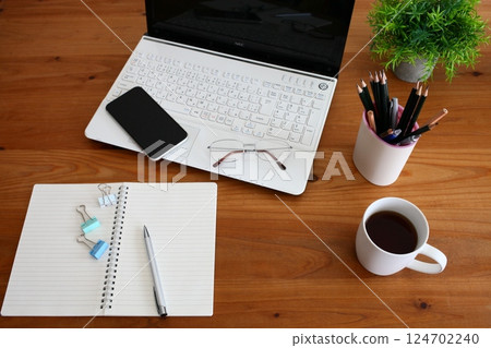 Business scene, desk work, coffee time, break 124702240