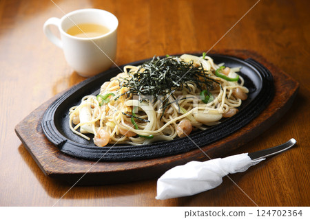 Japanese style spaghetti 124702364