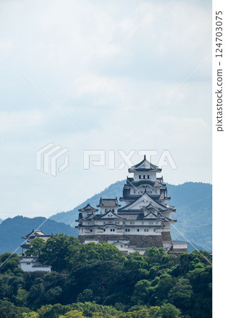 兵庫縣 / 秋季的世界遺產姬路城的美景 124703075