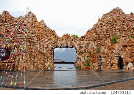中國，雲南，香格里拉，香樑古風景區，金沙江與正覺寺 124703113