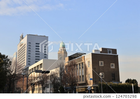 橫濱的景色，包括神奈川縣警察總部大樓和皇后塔 124703298