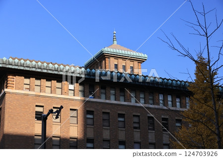 The Kanagawa Prefectural Office building with King's Tower 124703926