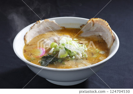 pork bone ramen 124704530