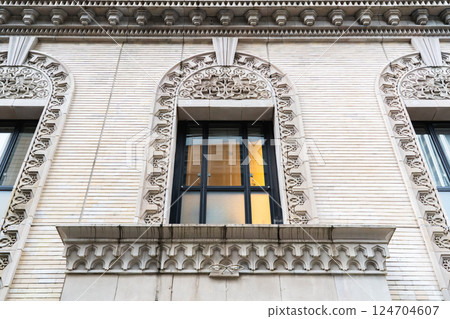 Gran Sanctus 淀屋橋：現代窗戶與外牆（辰野金吾設計的舊大阪農工銀行大樓）生活建築博物館 124704607