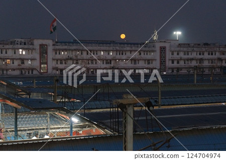 The streets of India 124704974