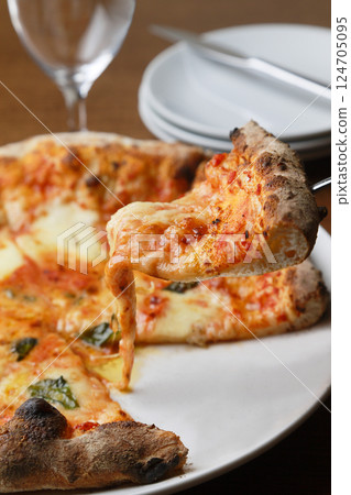 Margherita 124705095