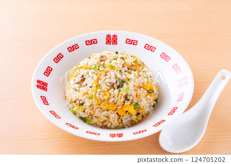 在中餐館吃炒飯 在中餐館吃炒飯 124705202