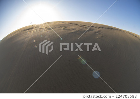 Wind pattern (Tottori dune) 124705588