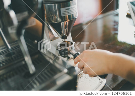cafeteria, cafe, caffe 124706101