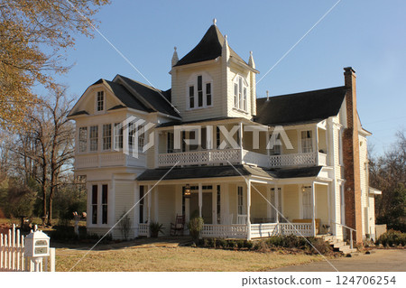 Historic Victorian Mansion in Rural East TX 124706254