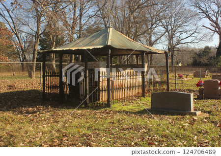 Historic Grave of Veteran of War of 1812 Located in Rural East Texas 124706489