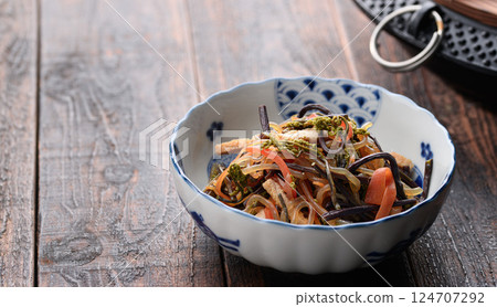 Spring Luxury: Stewed Fern and Konjac (Stocked Dish) 124707292