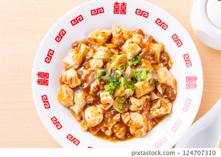 在中國餐館吃麻婆豆腐 在中國餐館吃麻婆豆腐 124707310