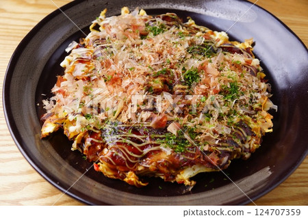Pork ball okonomiyaki 124707359
