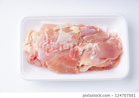 生雞大腿 124707881