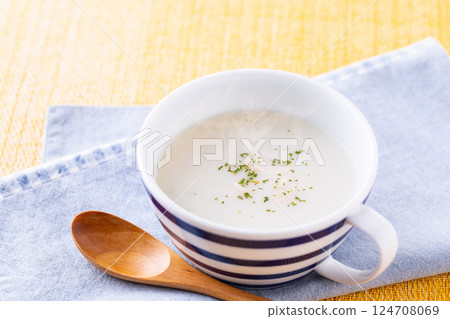 Potage soup with potatoes 124708069