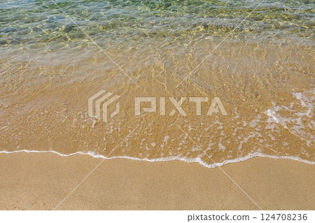 美麗的沙灘和清澈的海水 124708236