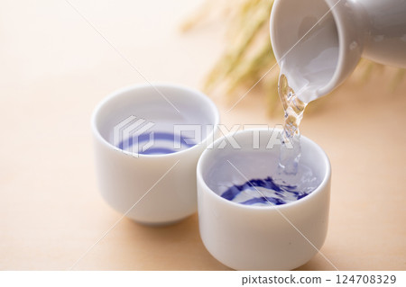 清酒的形象 清酒的形象 124708329