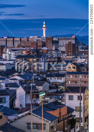 Evening view of Kyoto city with the illuminated Kyoto Tower 124708605