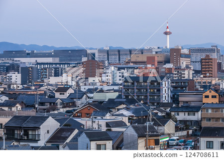 Morning Kyoto cityscape with Kyoto Tower in view 124708611