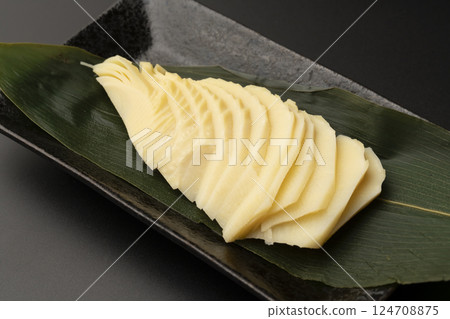 Bamboo fish sashimi 124708875