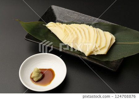 Bamboo fish sashimi 124708876