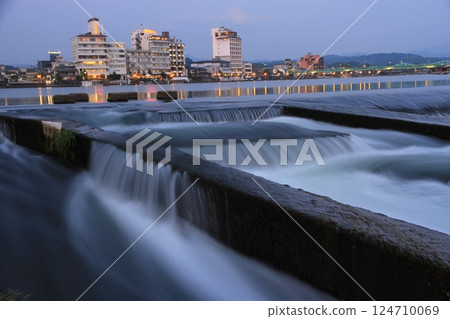 Waterside Village Waterside Village 124710069