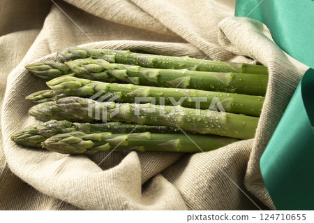 新鮮可口的蘆筍 新鮮可口的蘆筍 124710655