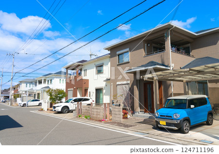 [Osaka Prefecture] March - Quiet residential area 124711196