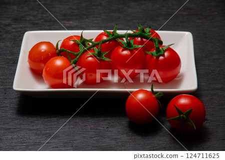 櫻桃西紅柿與分支 124711625